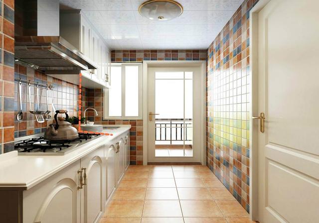 小厨房如何节省空间进行设计？吊柜下方加块板试试！