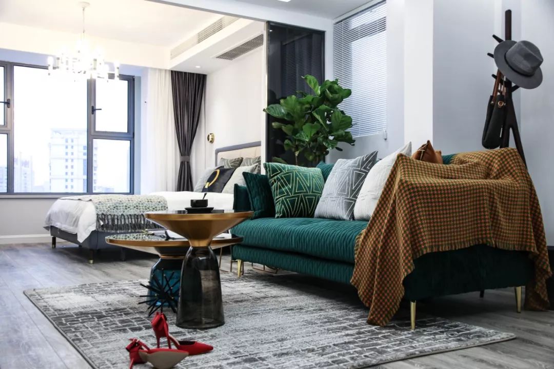 55平方现代轻奢风单身公寓，就是要超有格调